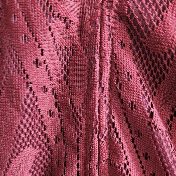 ELEGANT BURGUNDY DEEP V CONTRAST LACE FORMAL GOWN - Picture 8 of 12